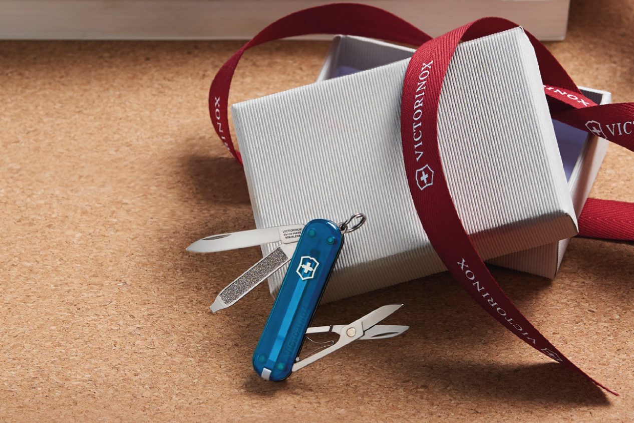 https://cadolino-werbeartikel.ch/wp-content/uploads/2024/01/Titelbild-Katalog-Victorinox.png