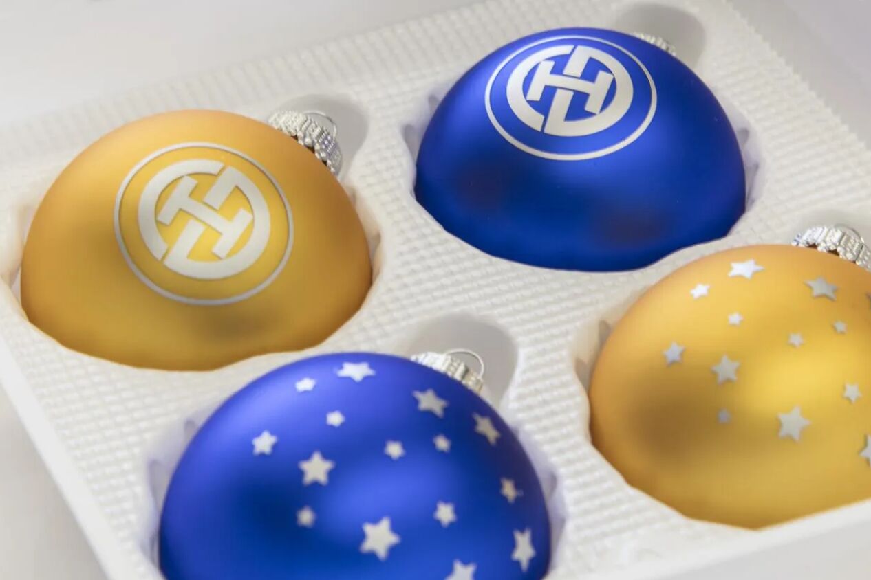 https://cadolino-werbeartikel.ch/wp-content/uploads/2026/08/Kachel-Showcases-HC-Davos-1266x844-.jpg